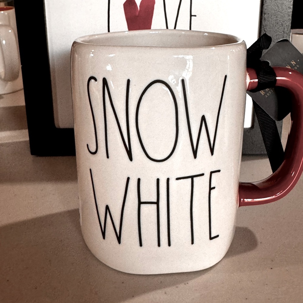 NEW Rae Dunn Disney Snow White Mug
